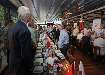 Vali Ayyıldız, şehit ve gazi babalarla bir araya geldi