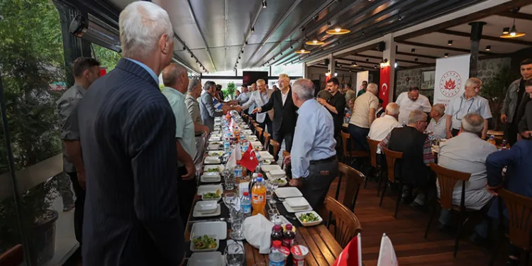 Vali Ayyıldız, şehit ve gazi babalarla bir araya geldi