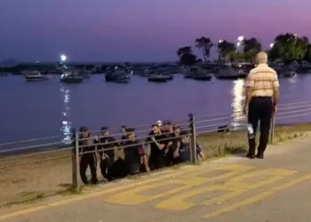 Kadıköy’de denize giren genç boğuldu