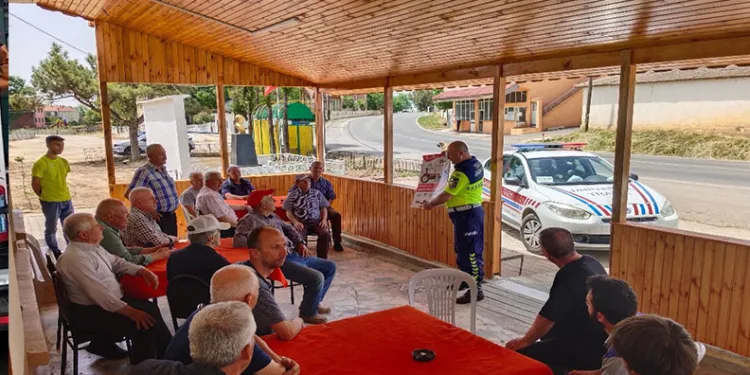 Çorum’da devrilen kamyonetin sürücüsü yaralandı