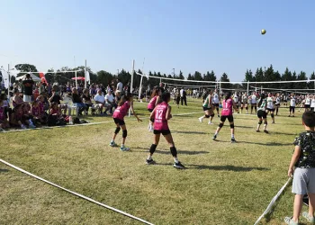 Genç voleybolcuların kalbi Osmangazi’de attı