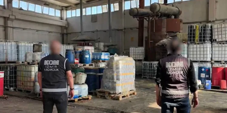 İzmir’de 613 ton kaçak akaryakıt ele geçirildi