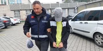 Kavgada bir kişiyi bıçaklayan genç yakalandı
