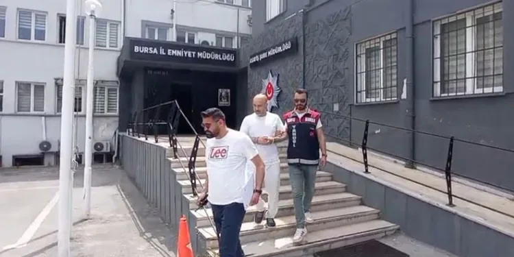 Bursa’da internetten iş başvurusunda bulundu, dolandırıldı