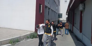 Ağabeye gelip kardeşi vurmuşlar