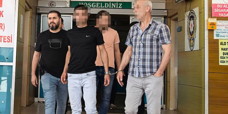 Bursa’da cinayet zanlısı okey oynarken yakalandı