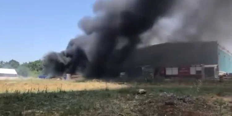 Çanakkale’de plastik fabrikasında yangın
