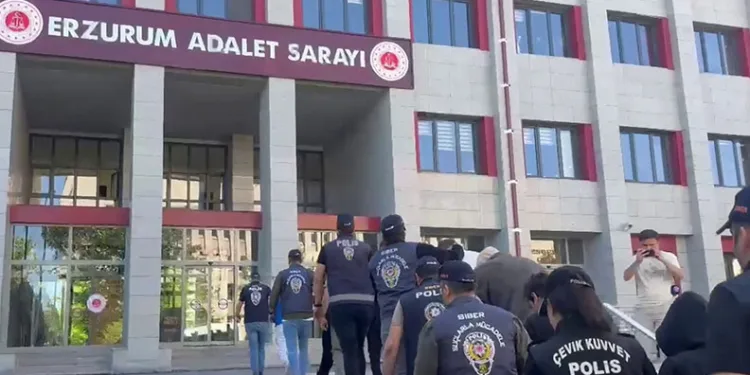 Sahte ilan dolandırıcılarına polis baskını