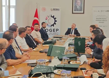 Süperstar Ajda’dan Bursa’da barınak ziyareti