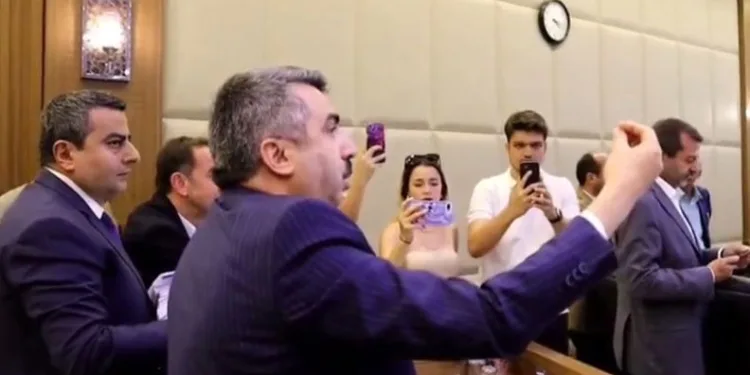 Bursa Büyükşehir Meclisi’nde gerginlik