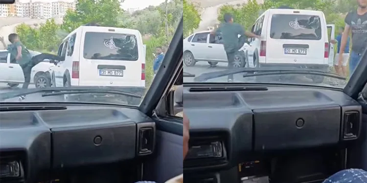Kaza yaptıkları araçtakilere korku dolu anlar yaşattılar