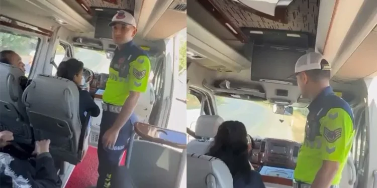 Bursa’da yolcu minibüsüne trafik denetimi