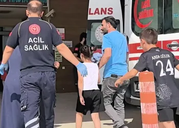 Bursa’da çocuğun diline bıçak saplandı