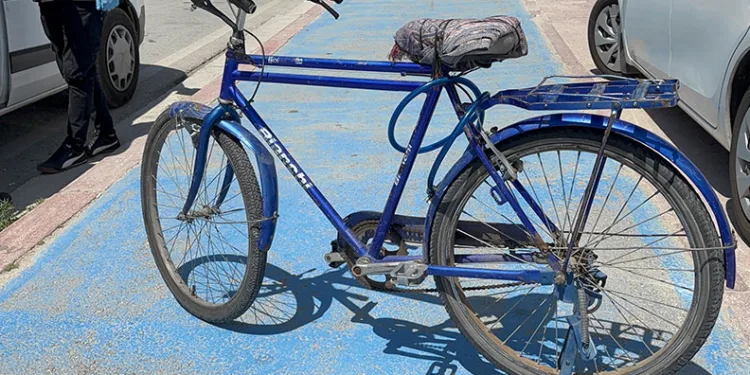 Otomobilin çarptığı bisikletli hayatını kaybetti