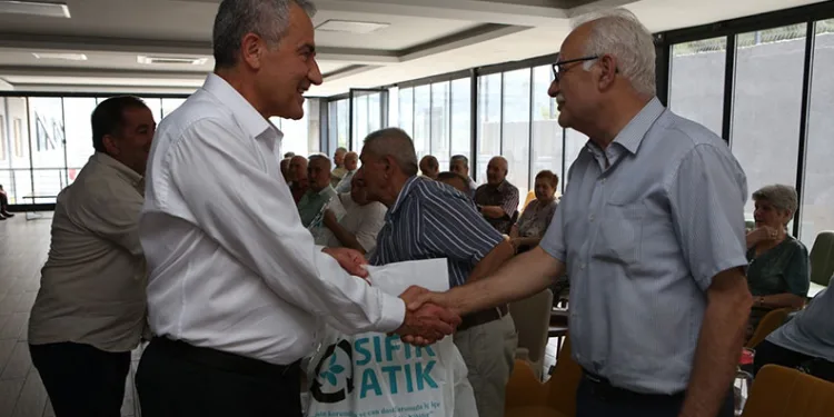 Nilüfer’de huzurevlerinde babalar günü kutlaması