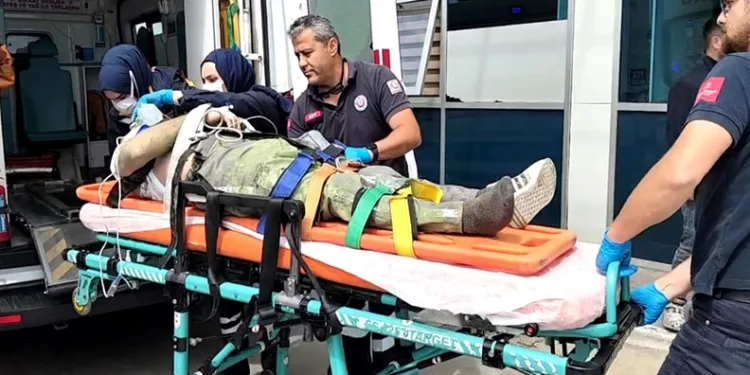 Çorum’da devrilen kamyonetin sürücüsü yaralandı