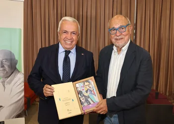Gündüz Vassaf okurlarıyla buluştu