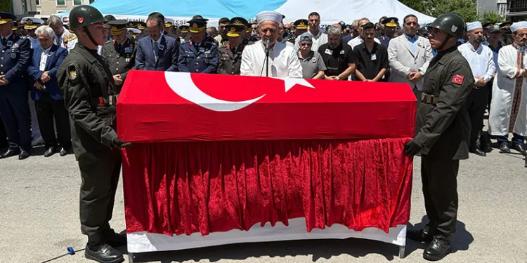 Şehit albay İzmir’de son yolculuğuna uğurlandı