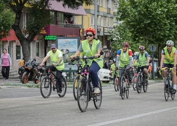 Bisikletliler, farkındalık için pedal çevirdi