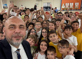 Bekir Aydın Miniklerin Davetini Geri Çevirmedi