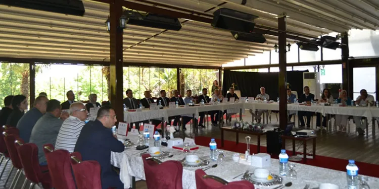 Süperstar Ajda’dan Bursa’da barınak ziyareti