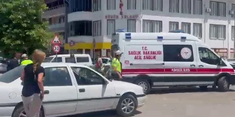 İznik’te otomobil ile motosiklet çarpıştı: 1 yaralı