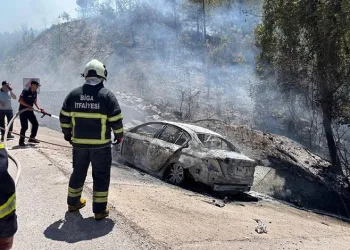 Feci kaza: Araçta sıkışan baba yanarak can verdi