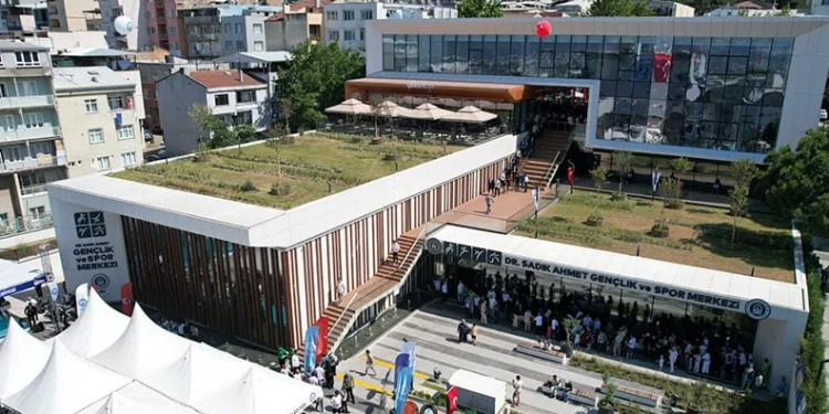 “Dr. Sadık Ahmet Gençlik ve Spor Merkezi” hizmete açıldı