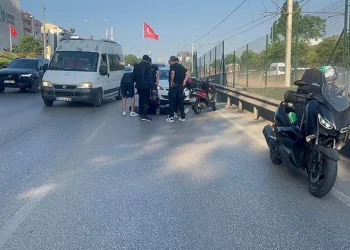 Bursa’da motosikletler birbirine girdi