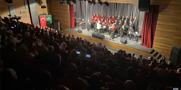 Bursa Yusufelililer Derneği’nden Sanata Tam Destek