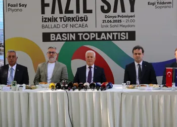Fazıl Say’dan İznik’e özel türkü