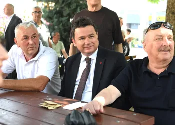 Erkan Aydın Kemerçeşme sakinleriyle buluştu