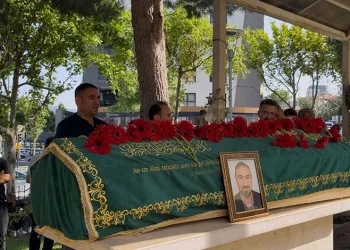 Karne gününde görevi başında fenalaşan öğretmen hayatını kaybetti
