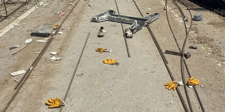 Çorum’da devrilen kamyonetin sürücüsü yaralandı