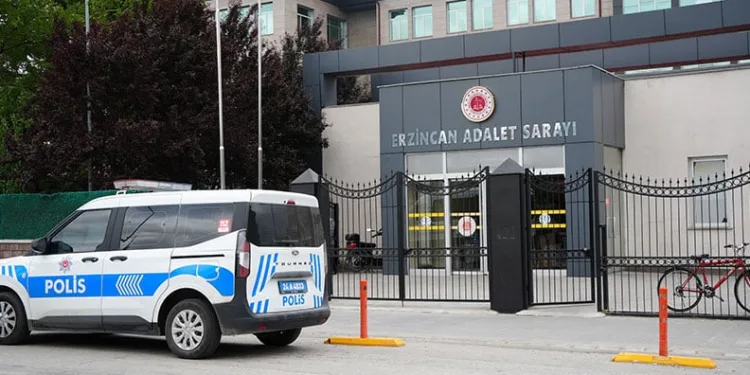 Kontrolden çıkan motosiklet devrildi: 1 ölü, 1 yaralı