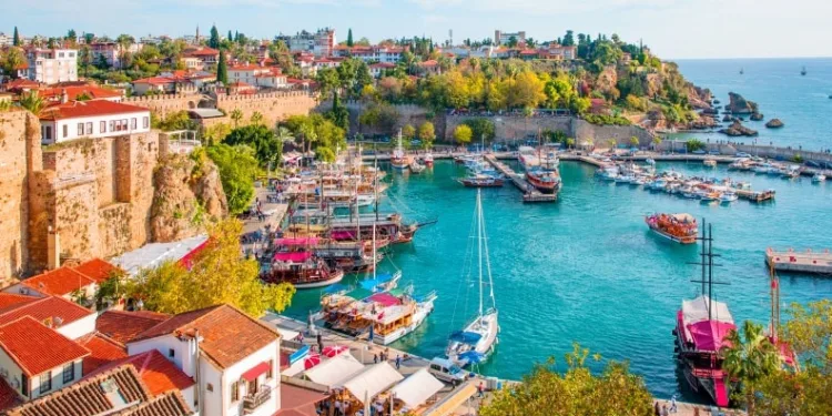 Antalya 2024’te yurt dışından en çok göç alan illerden biri oldu