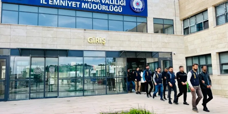 Takla atan otomobil sürücüsü hayatını kaybetti