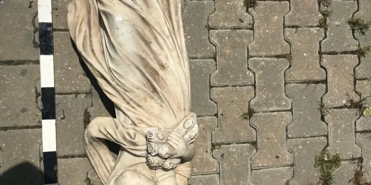 Takla atan otomobil sürücüsü hayatını kaybetti