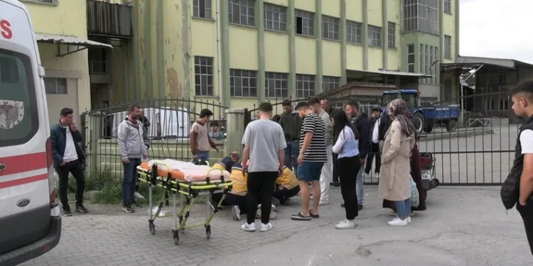 SUV tipi araç ile motosiklet çarpıştı: 1 yaralı
