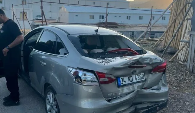 SUV tipi araç ile motosiklet çarpıştı: 1 yaralı