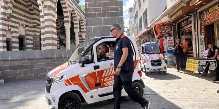 Kırgız Türkleri binlerce yıllık ata mirası olan ‘aşık oyunu’ geleneğini yaşatıyorlar