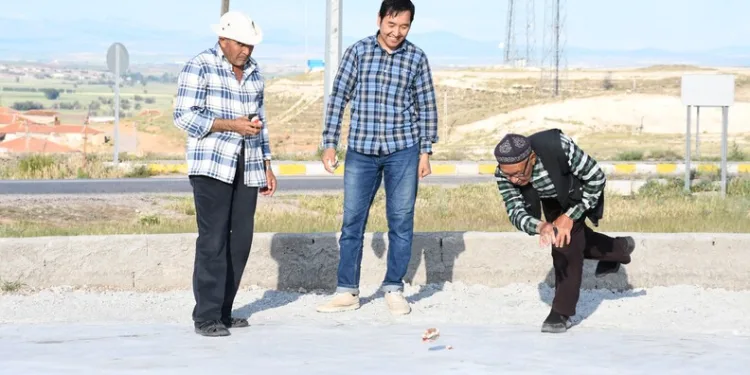 Kırgız Türkleri binlerce yıllık ata mirası olan ‘aşık oyunu’ geleneğini yaşatıyorlar