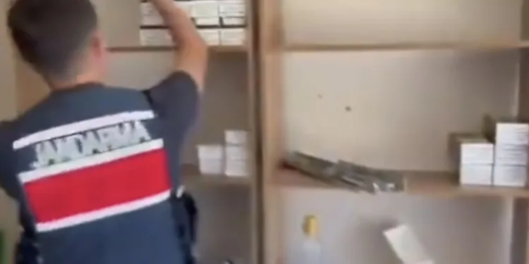 Bayrampaşa’da boşanma aşamasındaki eşinin yakınları dehşeti yaşattı