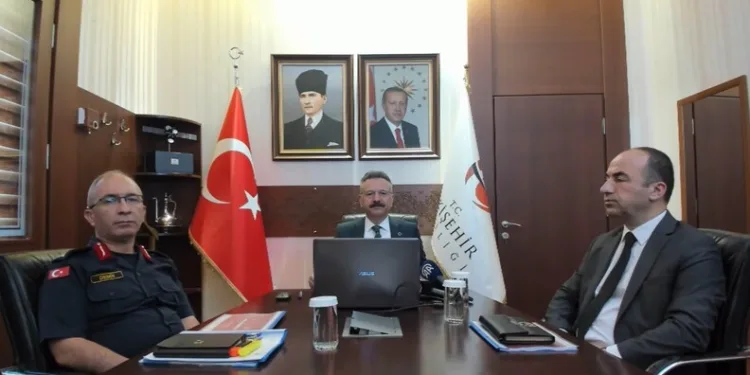 Bayrampaşa’da boşanma aşamasındaki eşinin yakınları dehşeti yaşattı