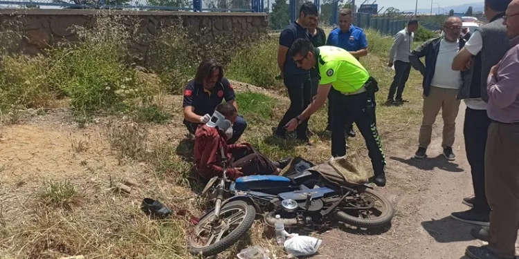 Tekirdağ’da devrilen tırdan refüje savrulan sürücü yaralandı