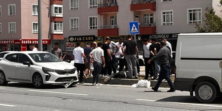 Tekirdağ’da devrilen tırdan refüje savrulan sürücü yaralandı