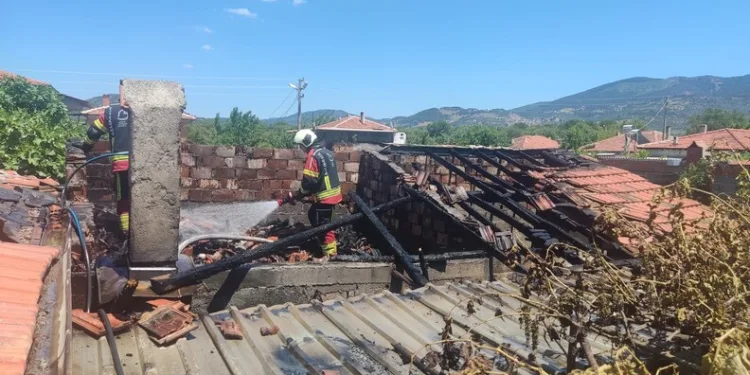 Tekirdağ’da devrilen tırdan refüje savrulan sürücü yaralandı