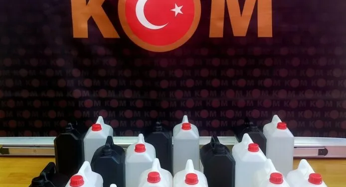 Tekirdağ’da devrilen tırdan refüje savrulan sürücü yaralandı