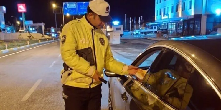 Bir ‘tık’la yarım milyon lira dolandırıldı