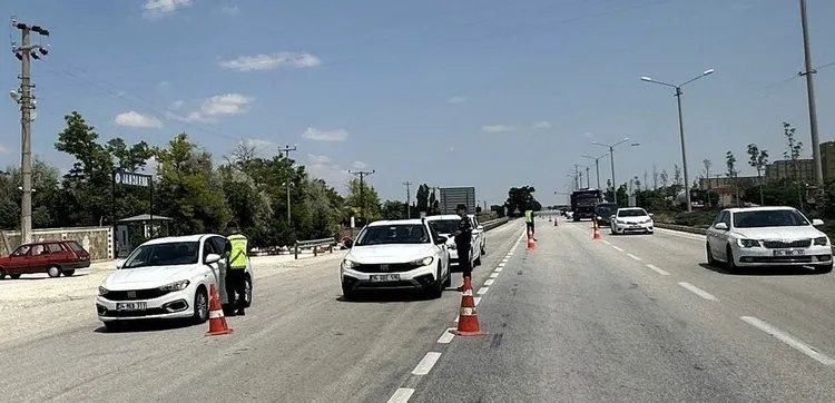 Bir ‘tık’la yarım milyon lira dolandırıldı
